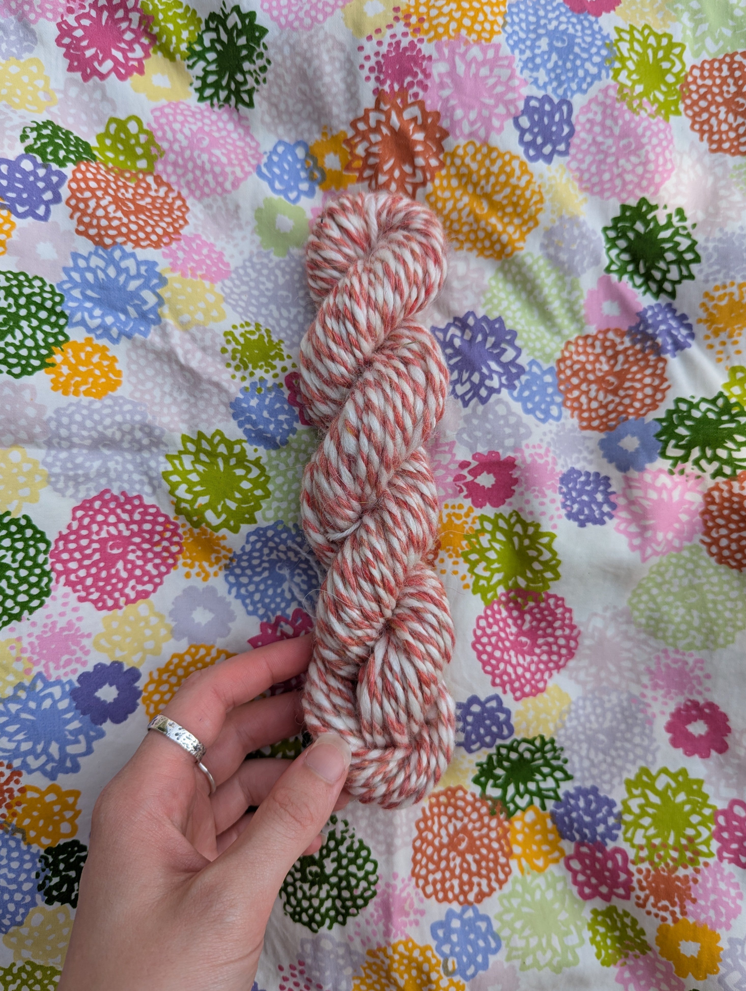 White Peach  ⋆｡°✩ handspun yarn