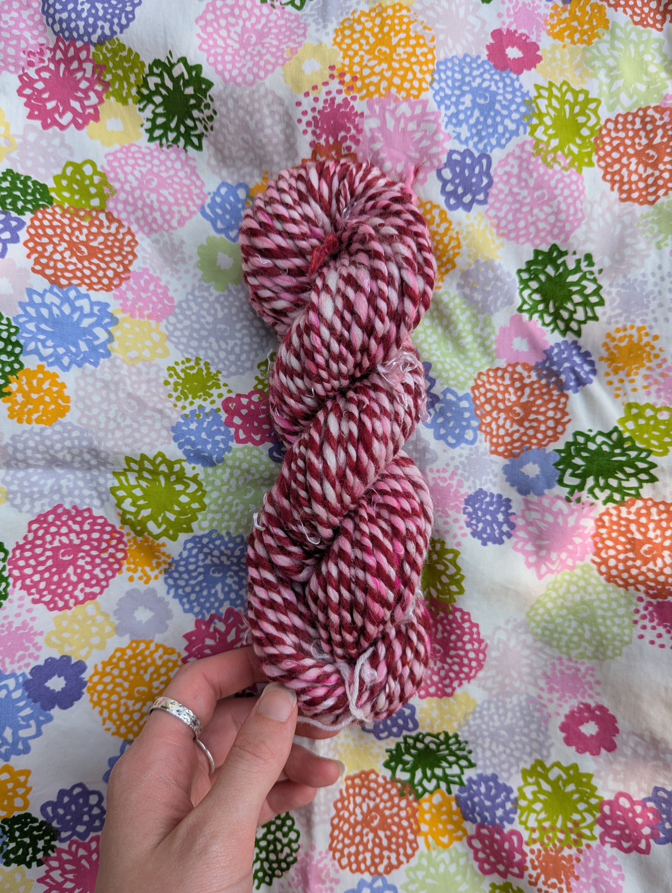 Pink Burgundy  ⋆｡°✩ handspun yarn