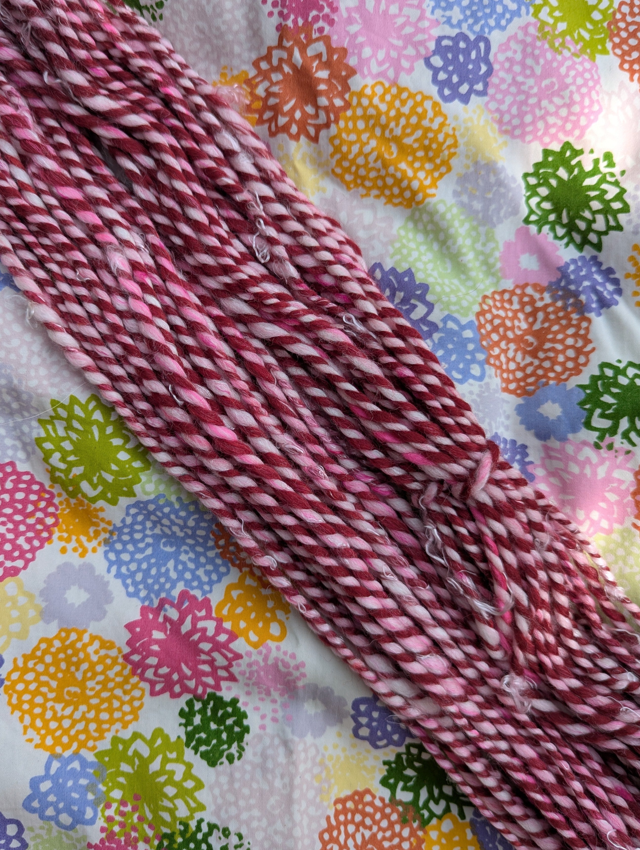 Pink Burgundy  ⋆｡°✩ handspun yarn